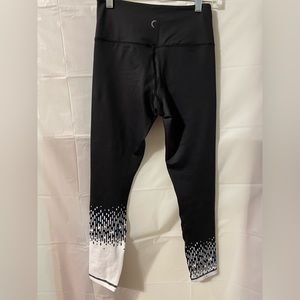 Zyia Active Pixel Leggings Size 4